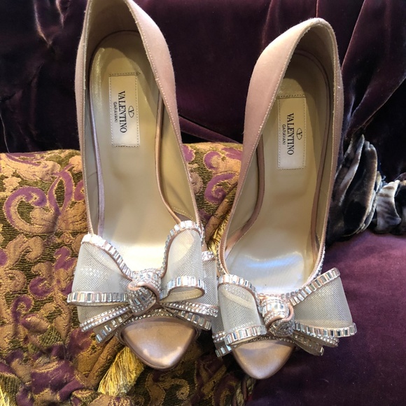 Valentino Peep Toe Pump - Picture 4 of 8